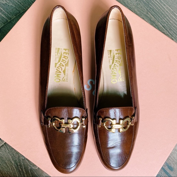 Shoes - 💯Vintage Ferragamo Brown Leather Loafers (Rare)